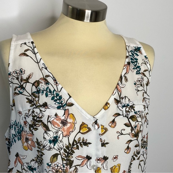 by & by Sheer Floral Sleeveless Blouse - Picture 3 of 7